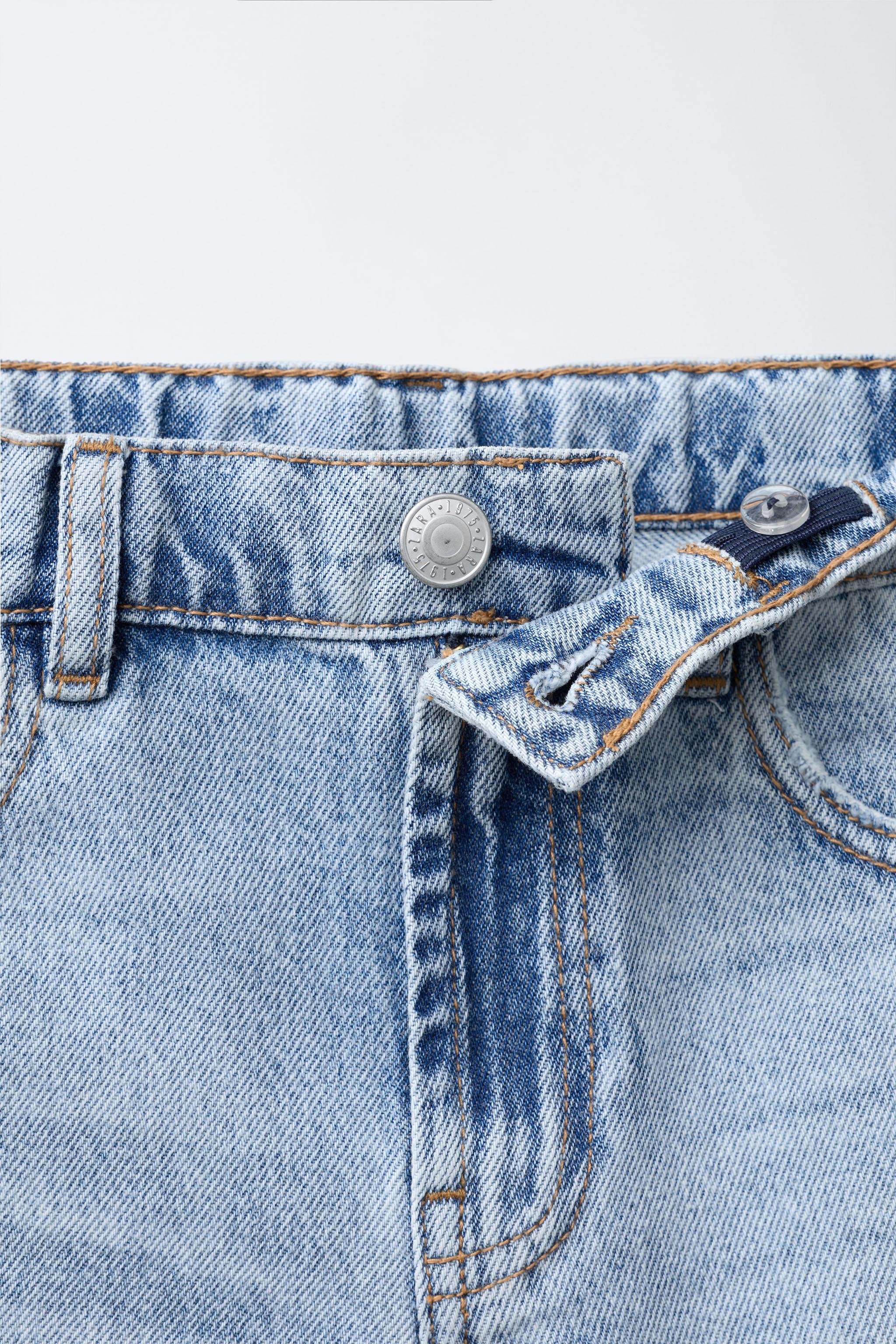 RIPPED STRAIGHT DENIM SHORTS